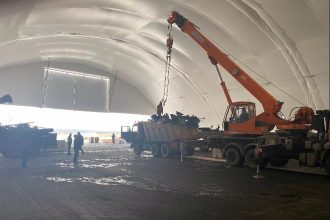 Обломки самолета Ан-12 вывозят в иркутский аэропорт