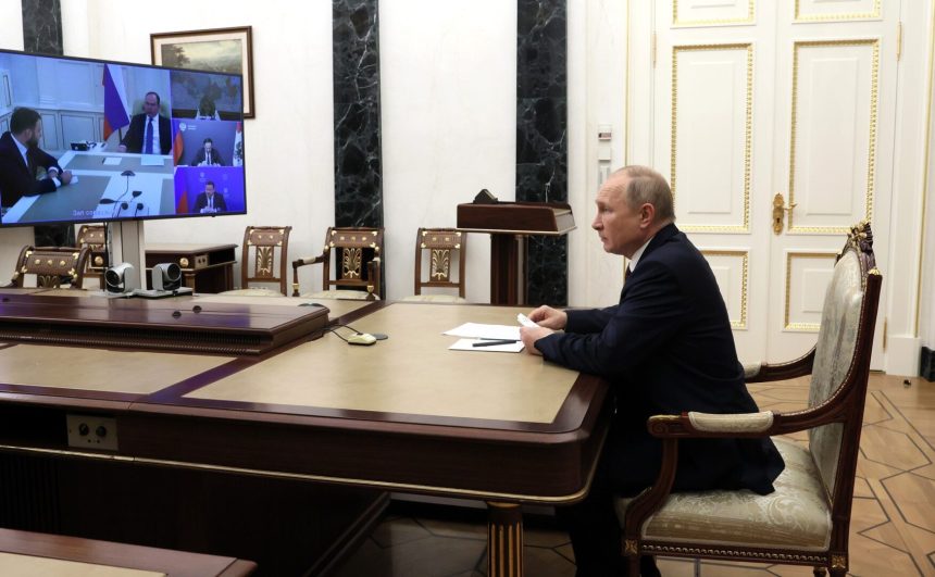 Президент предложил повысить прожиточный минимум на тысячу рублей