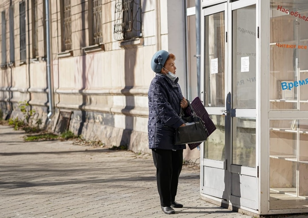 Сотрудников старше 60 лет и хронических больных переводят в Приангарье на удаленку до 5 декабря
