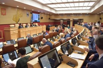 Депутаты ЗС Приангарья от КПРФ выступили против законопроектов о QR-кодах