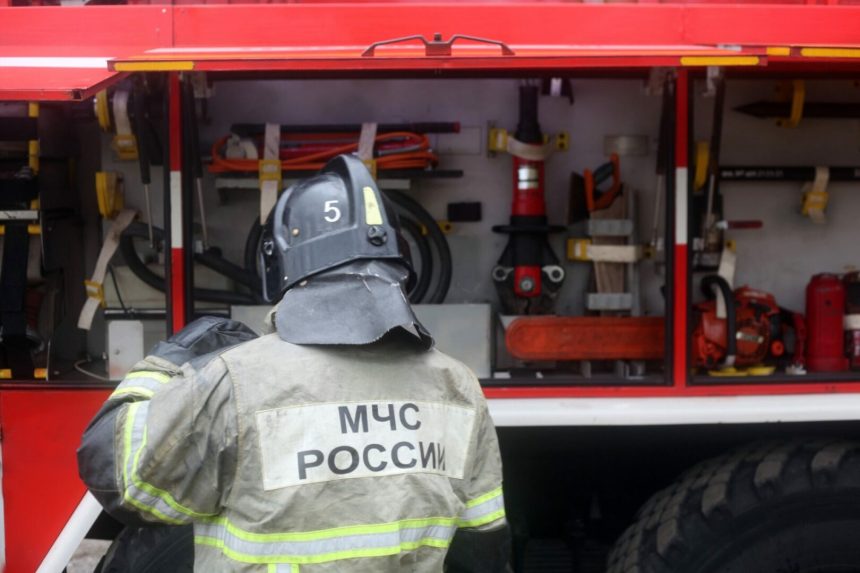 Пожар произошел на подземной парковке на улице Юрия Тена в Иркутске