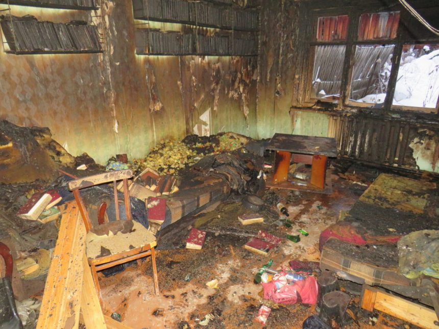 Трое человек погибли на пожарах в Приангарье за сутки 
