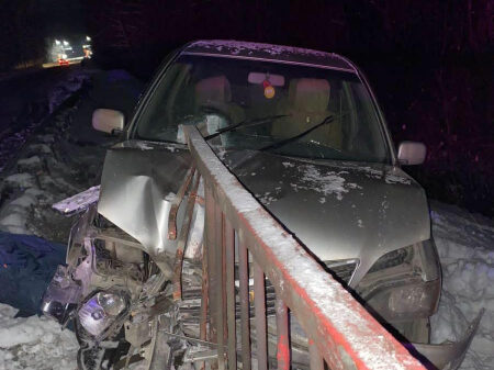 Водитель 45 лет погиб в ДТП, протаранив ограждение моста в Слюдянском районе