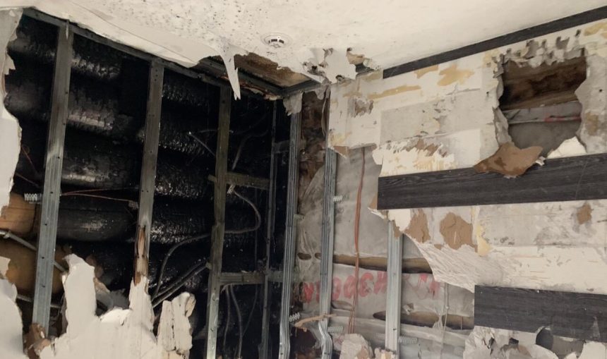 Ювелирный салон загорелся в 130-м квартале Иркутска по улице Седова