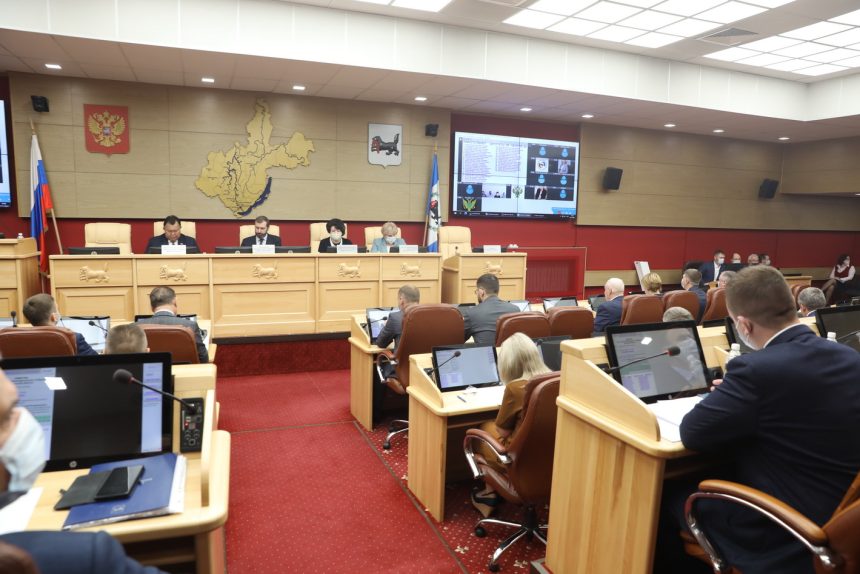 ЗС Приангарья направит в Госдуму свои предложения к законопроекту о QR-кодах