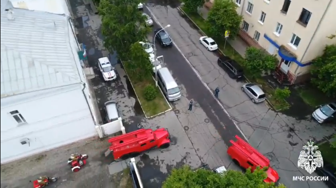 Ретро-автомобили и мотоциклы проехали по Иркутску в честь Дня пожарной охраны