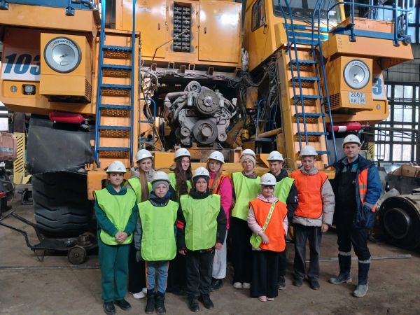 Коршуновский ГОК провёл экскурсию для школьников