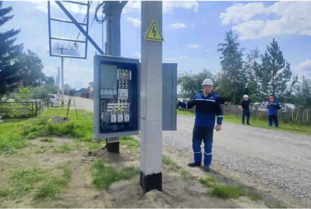 19,8 млн рублей на свет: в Усольском районе обновили электроснабжение