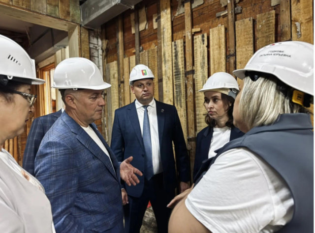 Губернатор проинспектировал ход ремонта культурных объектов в Братске