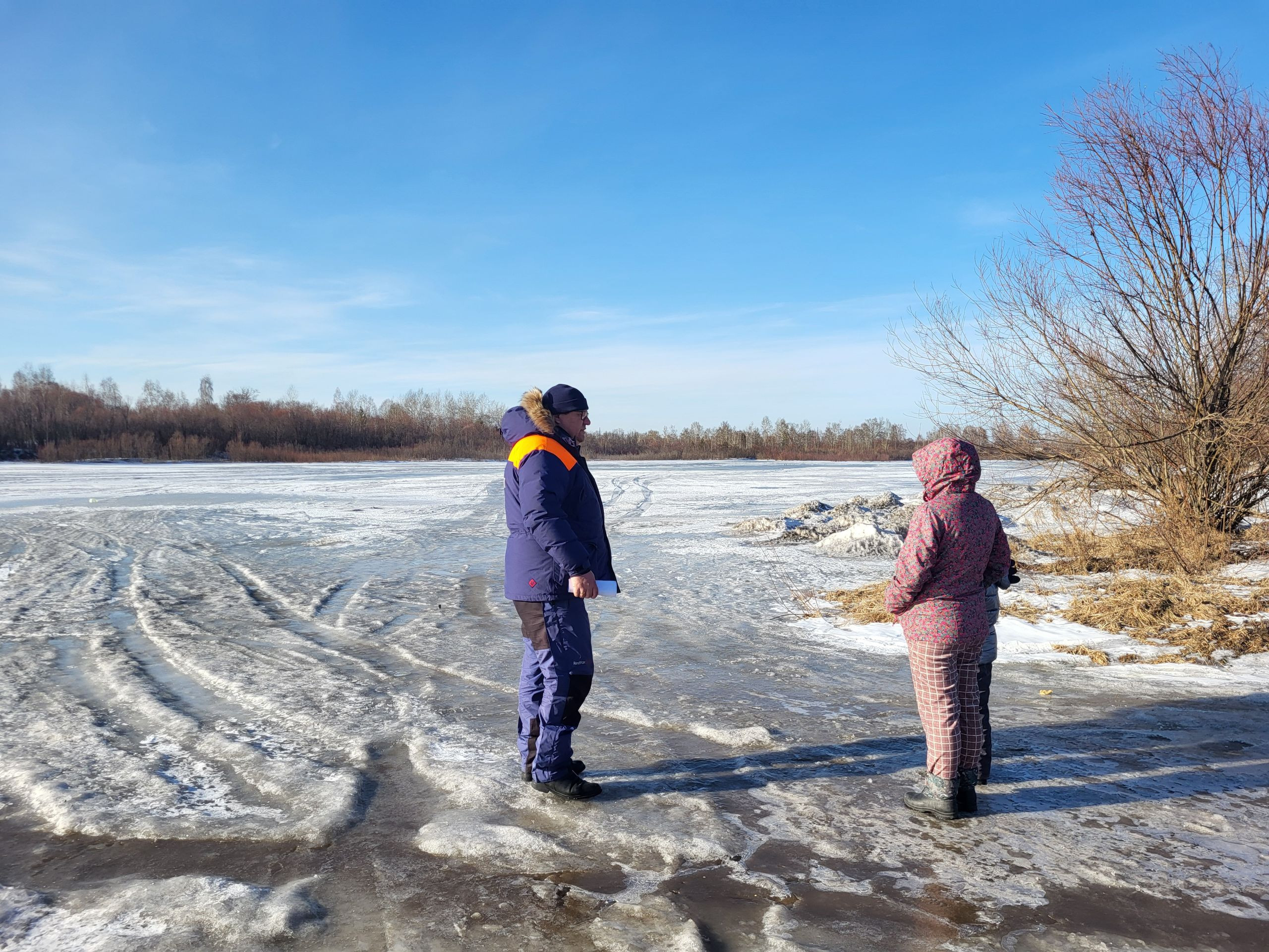 Риск для жизни и природы. Выезжающих на лед нарушителей ловят в Иркутске