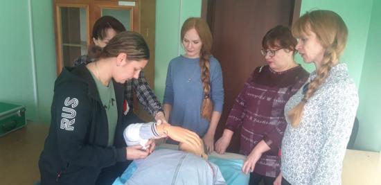 25 волонтёров проходят обучение сестринскому делу в Усть-Куте