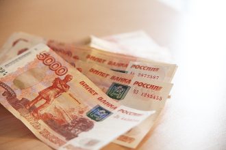 Иркутянин получил 200 тысяч рублей компенсации за задержку зарплаты