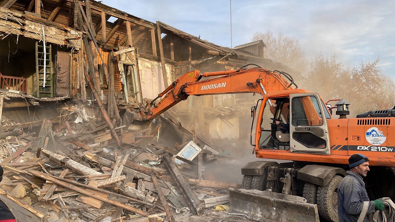 41 многоквартирный дом снесли в Иркутске в 2022 году. Рассказываем, где и что будет вместо них