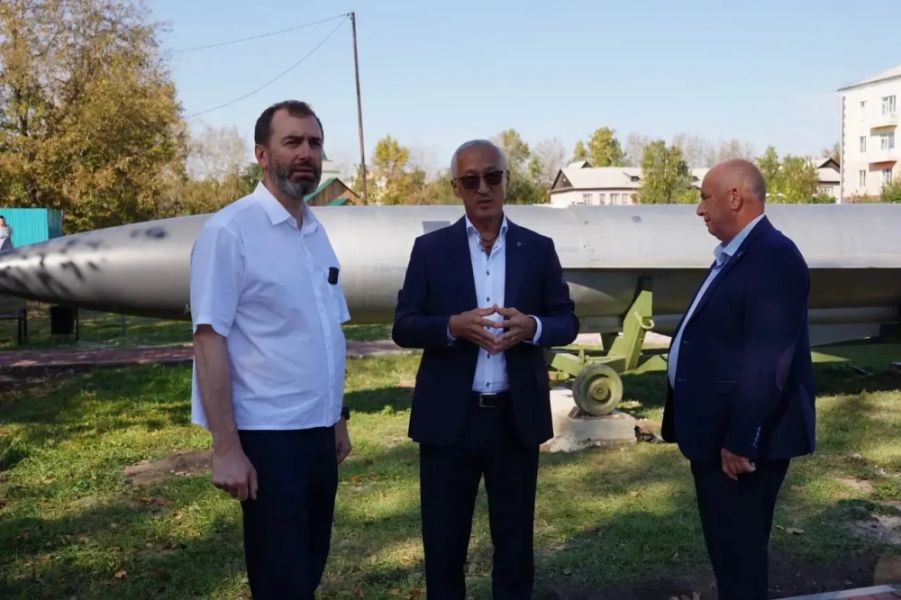 Скверы памяти и спортплощадку обустраивают в Свирске