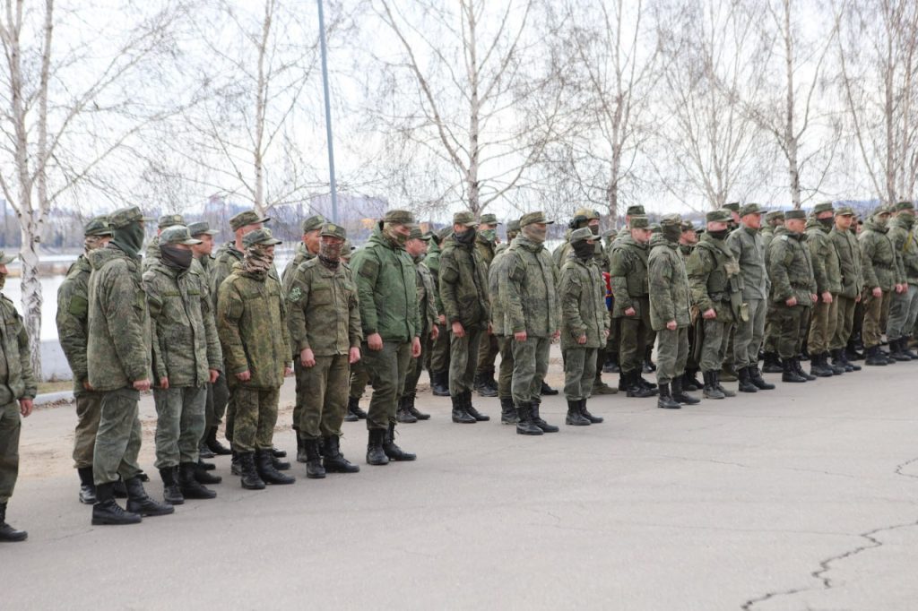 Отряд бойцов отправился сегодня из Иркутска на спецоперацию