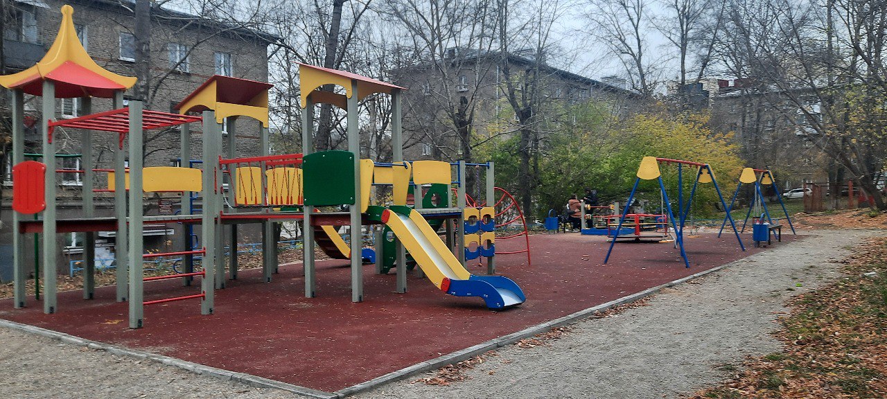 59 детских и спортивных площадок обновляют в Иркутске