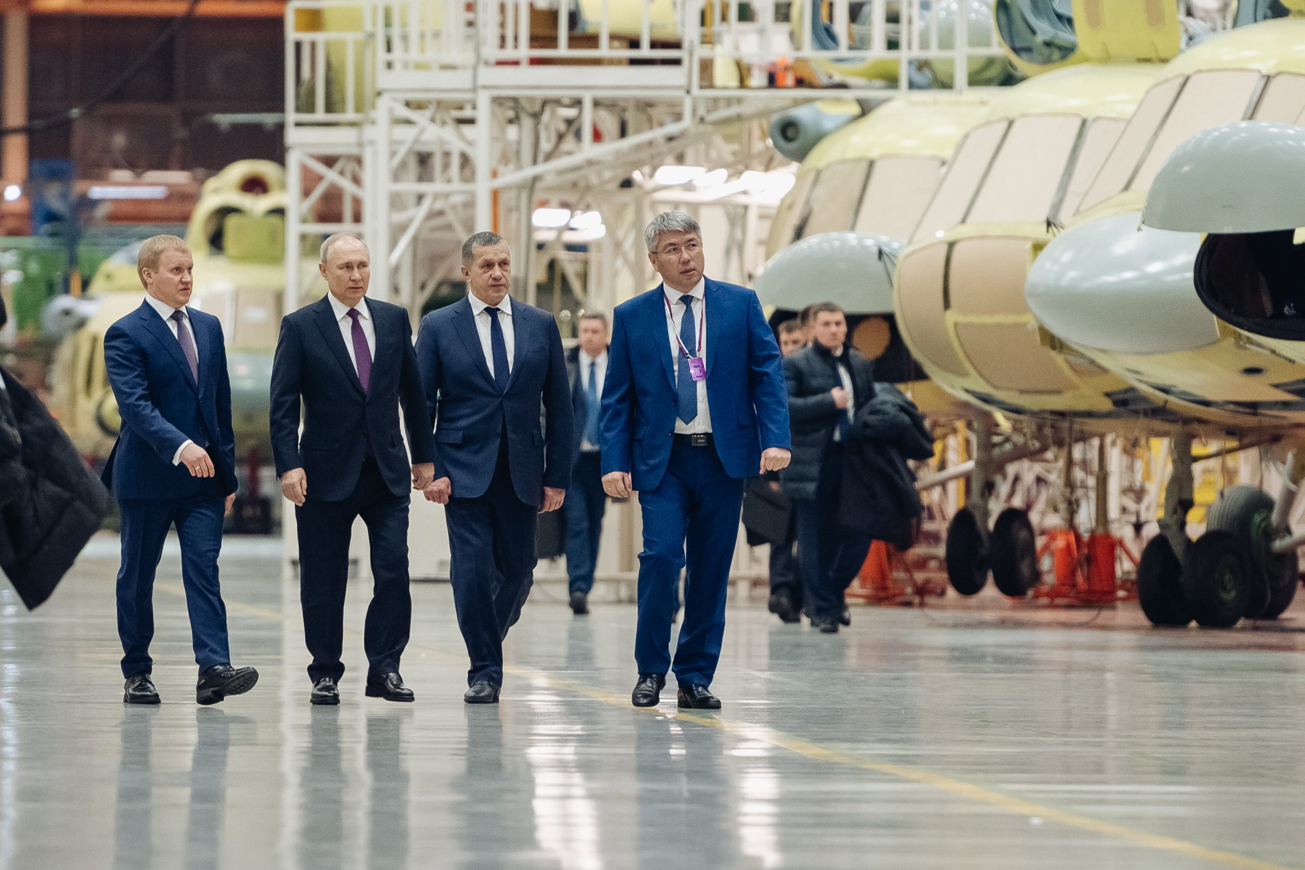 Путин посетил Улан-Удэнский авиазавод 14 марта