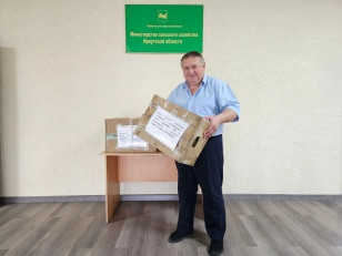 Минсельхоз Приангарья отправил сладости и выпечку коллегам из подшефного Кировска