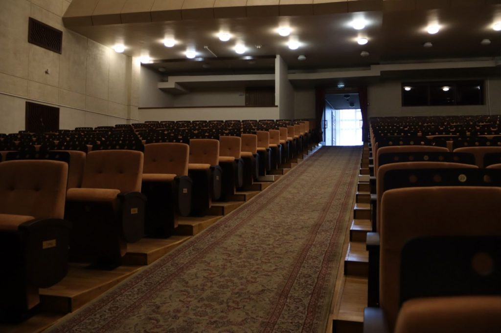 Время обновлений. Фоторепортаж из нового зала Иркутского музыкального театра