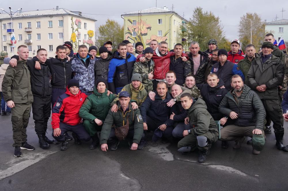 Александр Ведерников провел выездное совещание по поддержке семей мобилизованных в Черемхово