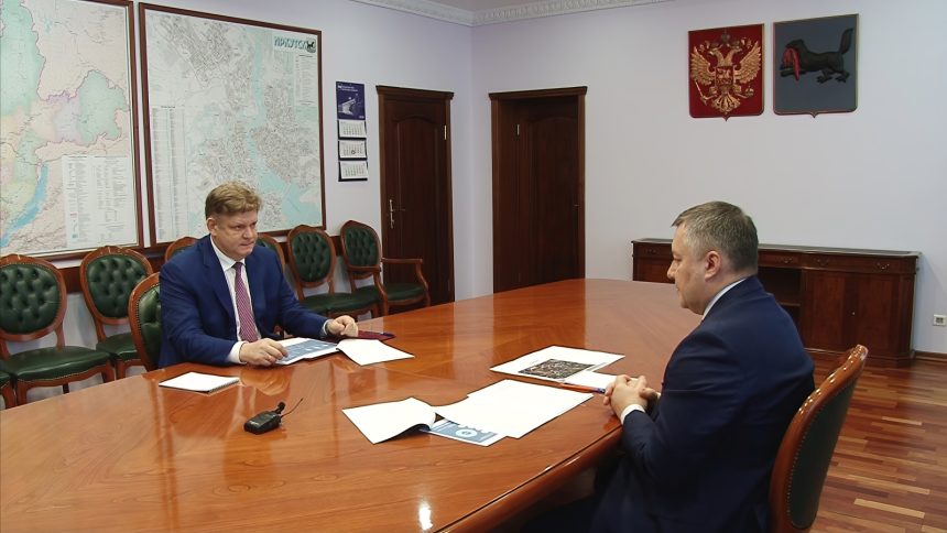 Анатолий Серышев и Игорь Кобзев обсудили исполнение поручений президента России
