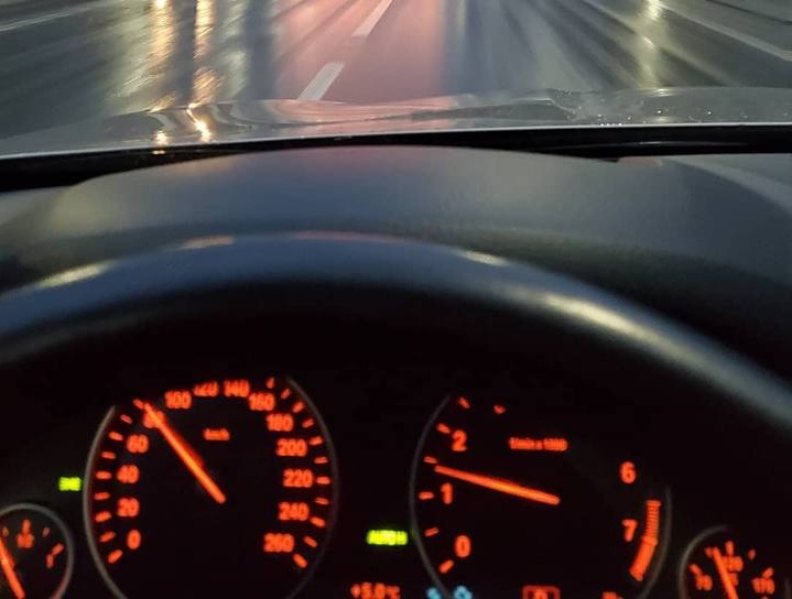 Автомобилисты сообщают о сильном дожде и граде в пути по трассе "Байкал"
