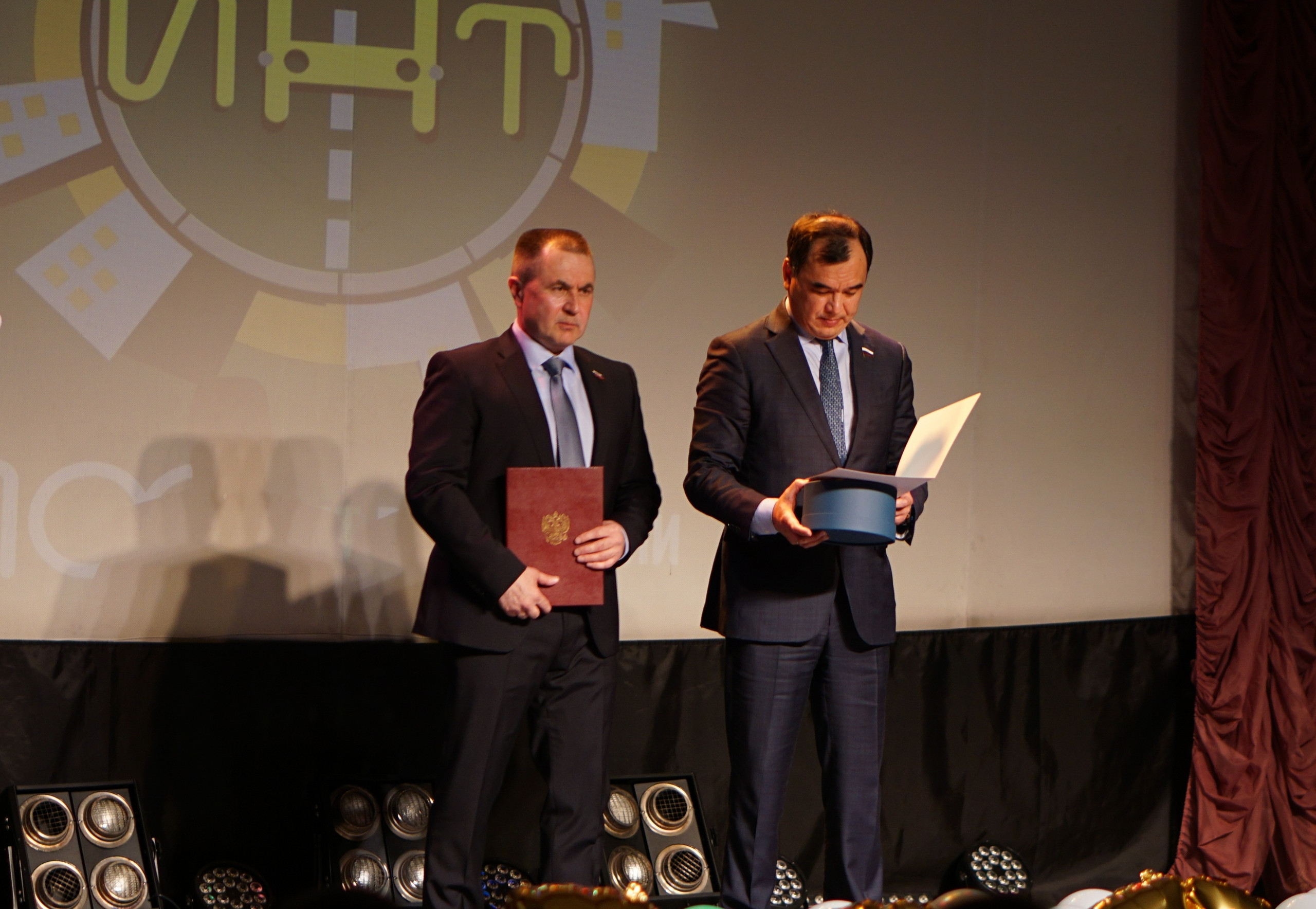 Иркутскавтотранс заложил «капсулу времени» с посланием будущим поколениям. Фото