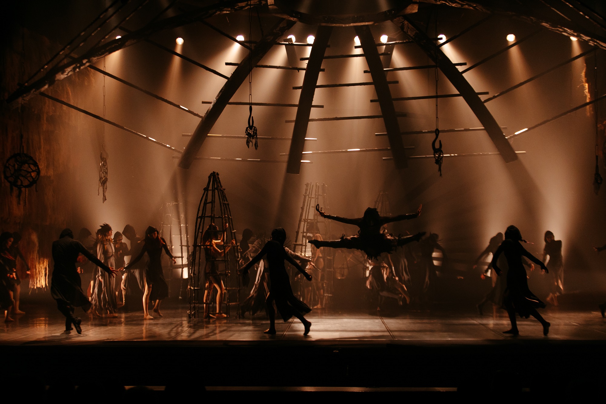 Балет «Земля веры- Баргуджин Тукум» поставили в Бурятском театре оперы и балета. Постановку готовили три года
