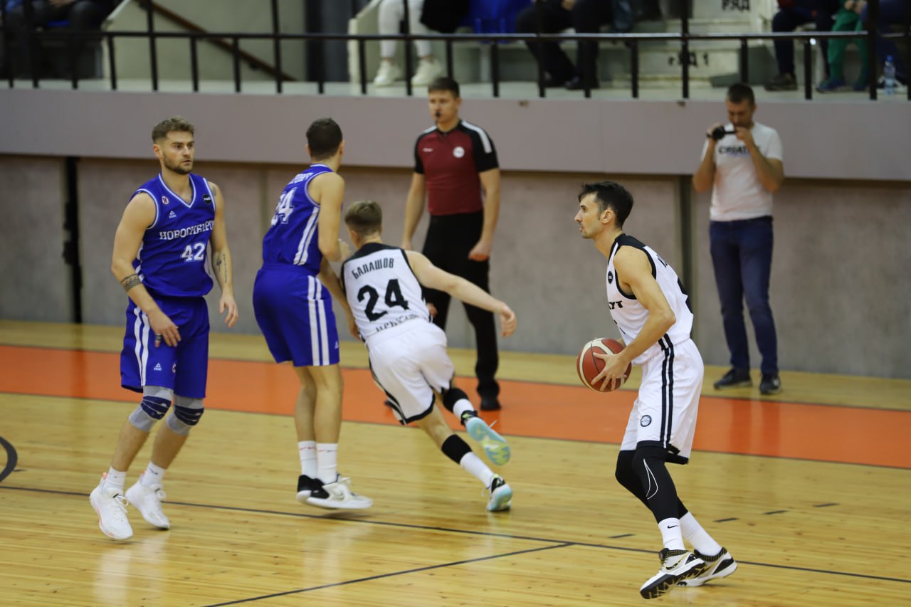 Баскетбольный клуб «Иркут» обыграл «Новосибирск» в домашнем матче Суперлиги