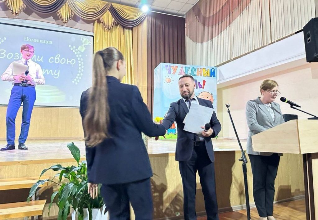 В Иркутской гимназии №2 прошел конкурс "Учитель-ученик года" в 16-й раз
