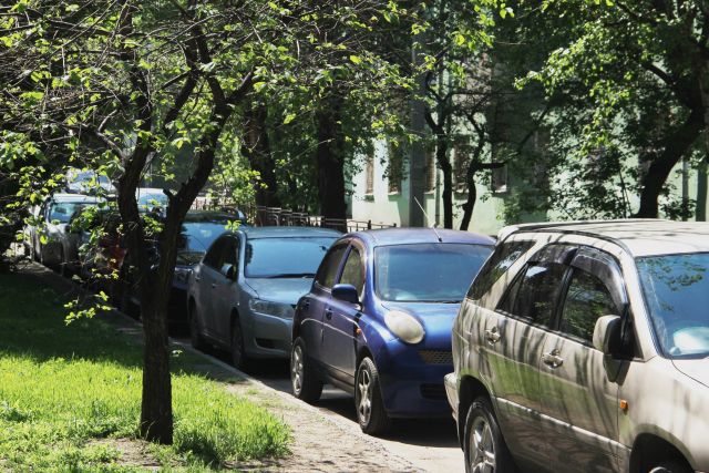 На трех участках улиц в Иркутске в начале августа запретят парковку