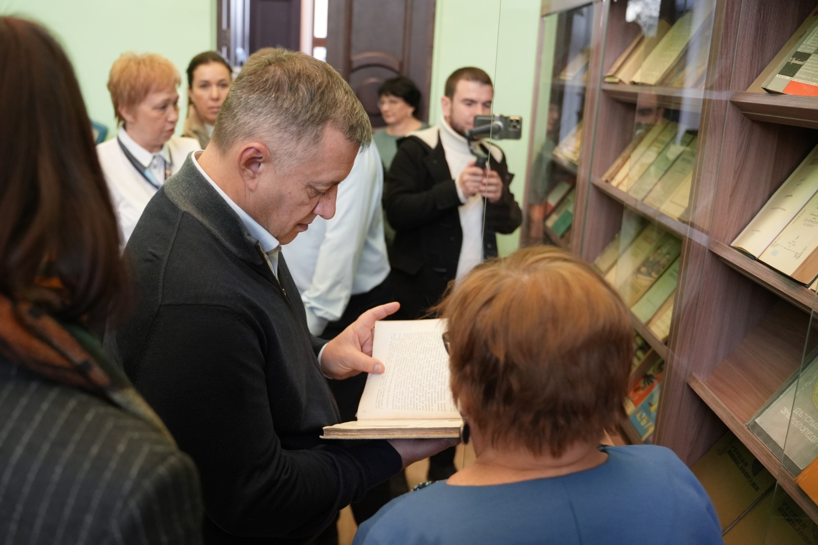 Библиотеку имени Беспрозванного капитально отремонтировали в Ангарске