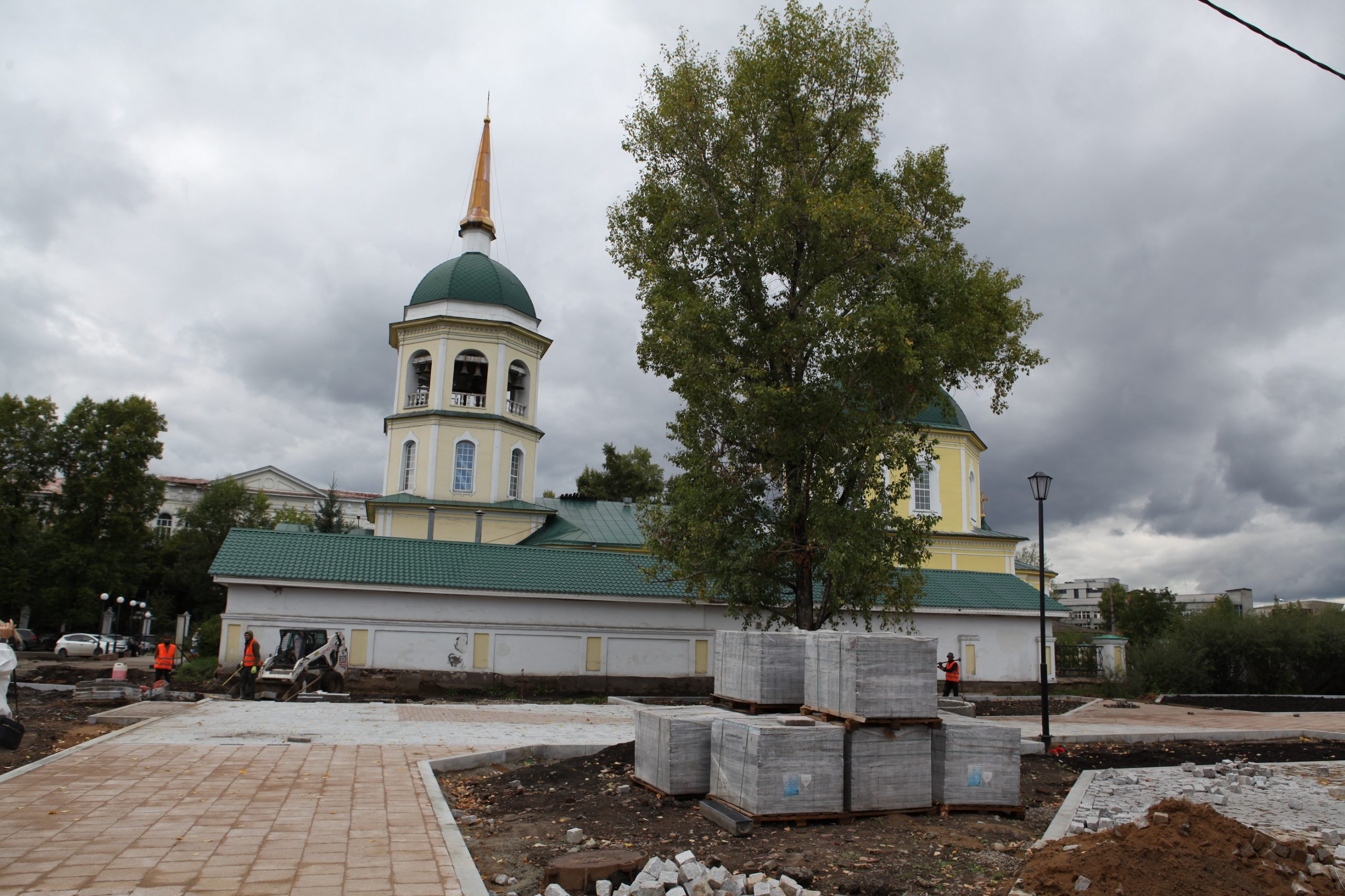 Благоустройство сквера в переулке Волконского в Иркутске выполнено на 80 %