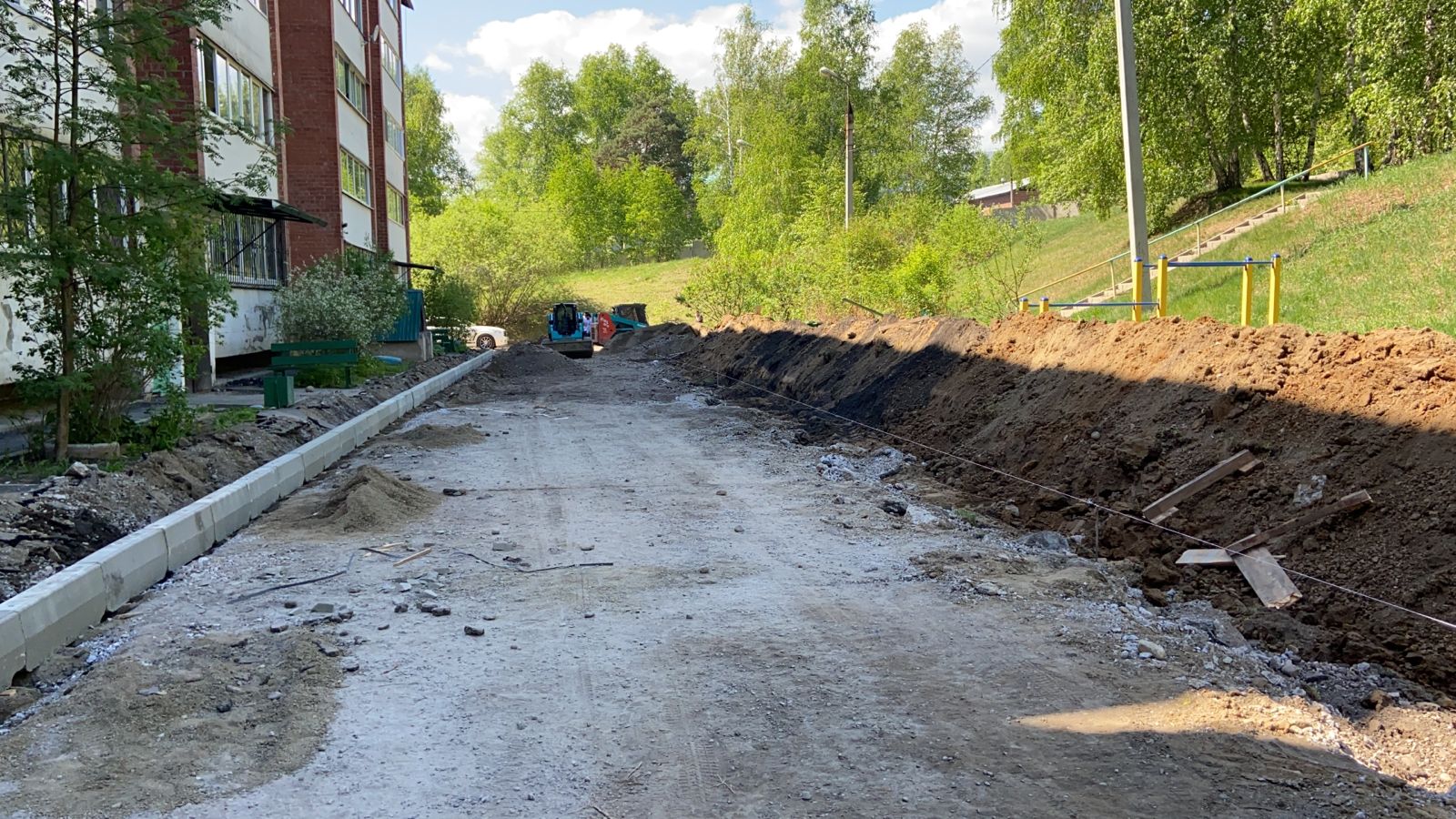 Более 15 дворов отремонтируют в Свердловском округе Иркутска за счет местного бюджета