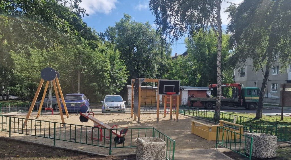 Более 50 дворов ремонтируют в Свердловском округе Иркутска