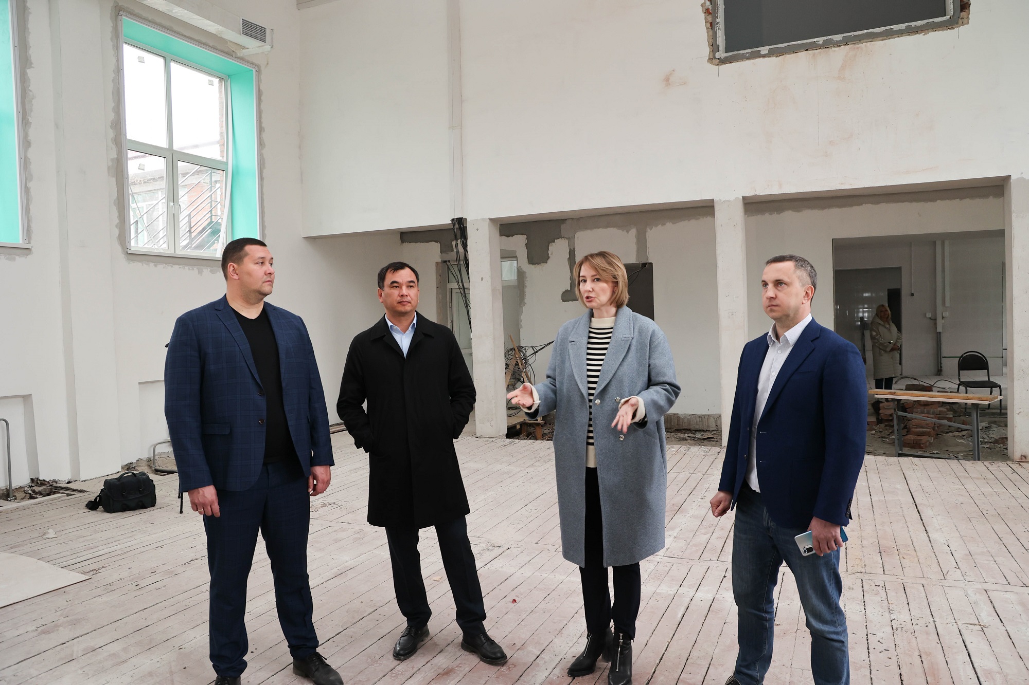 Депутат Госдумы Сергей Тен проверил капитальный ремонт школ в Шелеховском районе