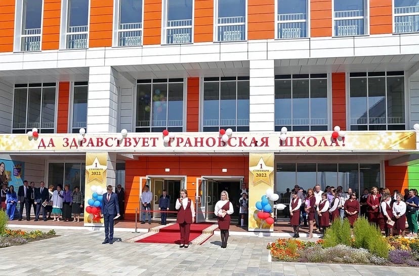 Депутат ЗС: В Иркутском районе открыли одну новую школу и три сейчас капитально ремонтируют