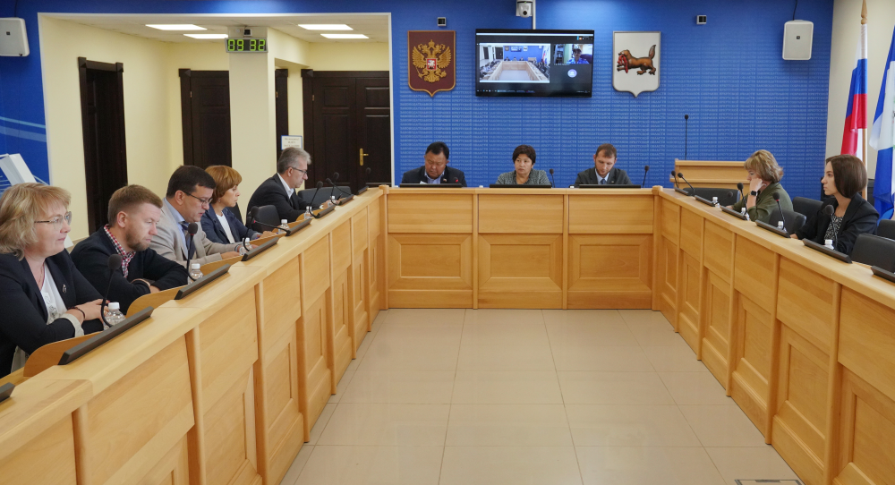 Депутаты ЗС намерены расширить закон о постинтернатном сопровождении детей в Приангарье