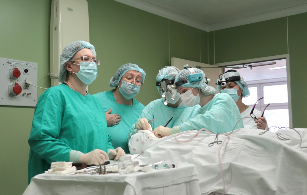 Детские хирурги Иркутска провели сложную операцию по удалению ангиофибромы