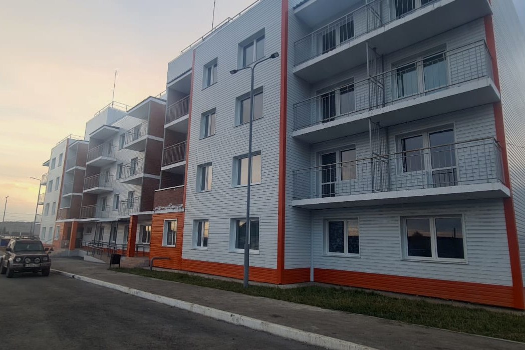 Дом на 35 квартир для сирот достроили в поселке Залари Иркутской области