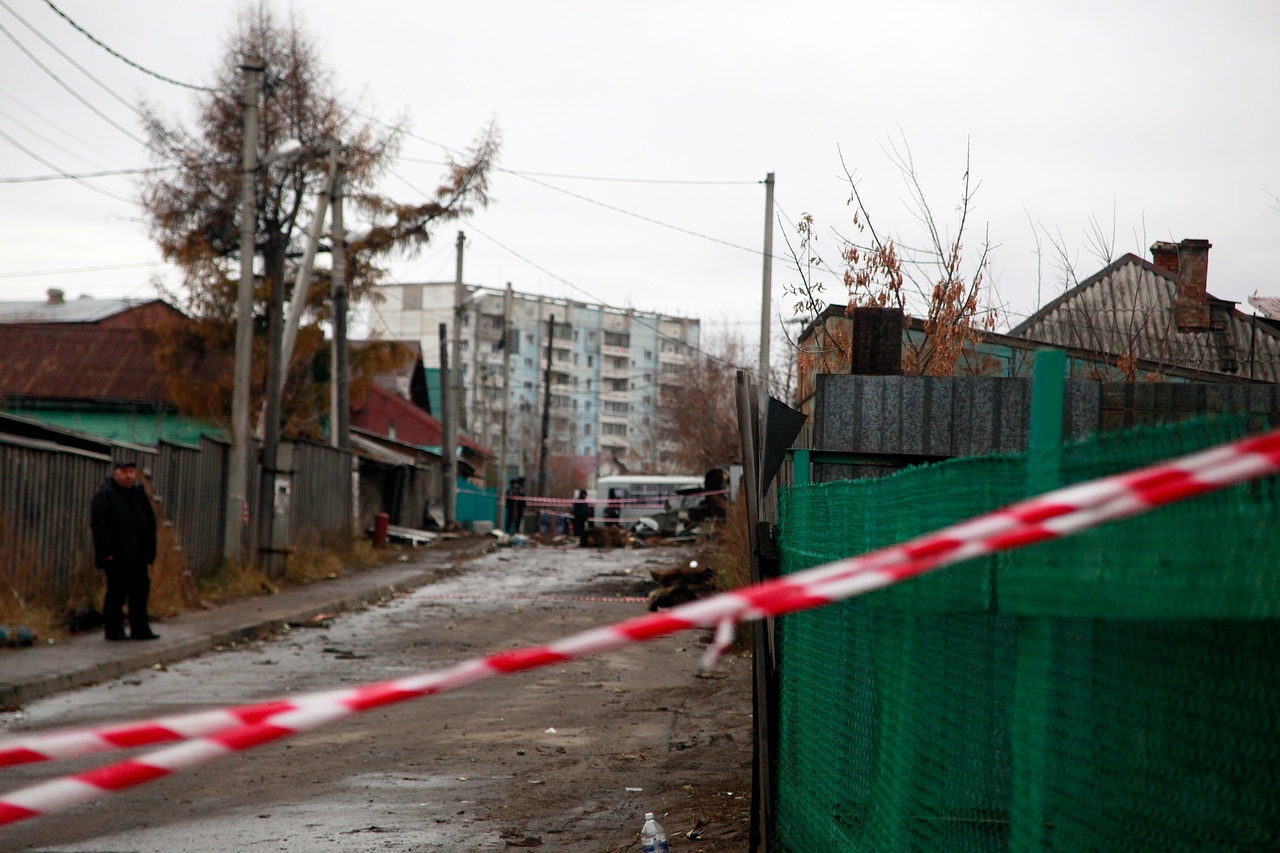Место падения военного самолета в Иркутске - кругом многоэтажки и плотная частная застройка