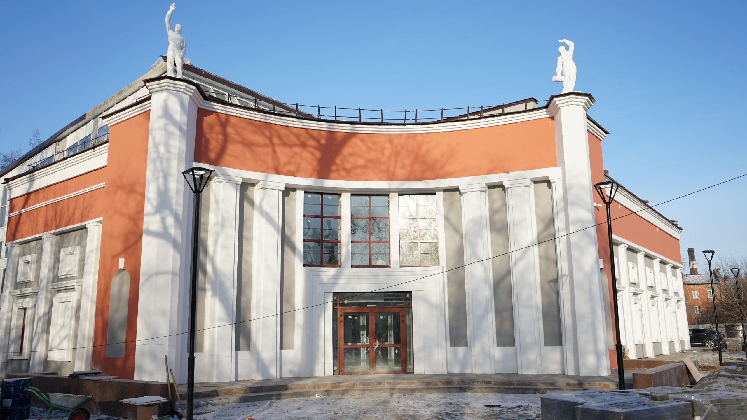 Досуговый центр в здании бывшего кинотеатра "Марат" в Иркутске планируют открыть в декабре