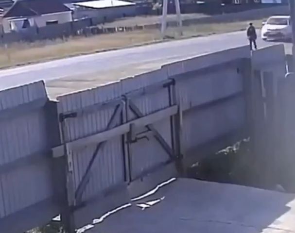 Тойота сбила ребенка на обочине дороги в Грановщине