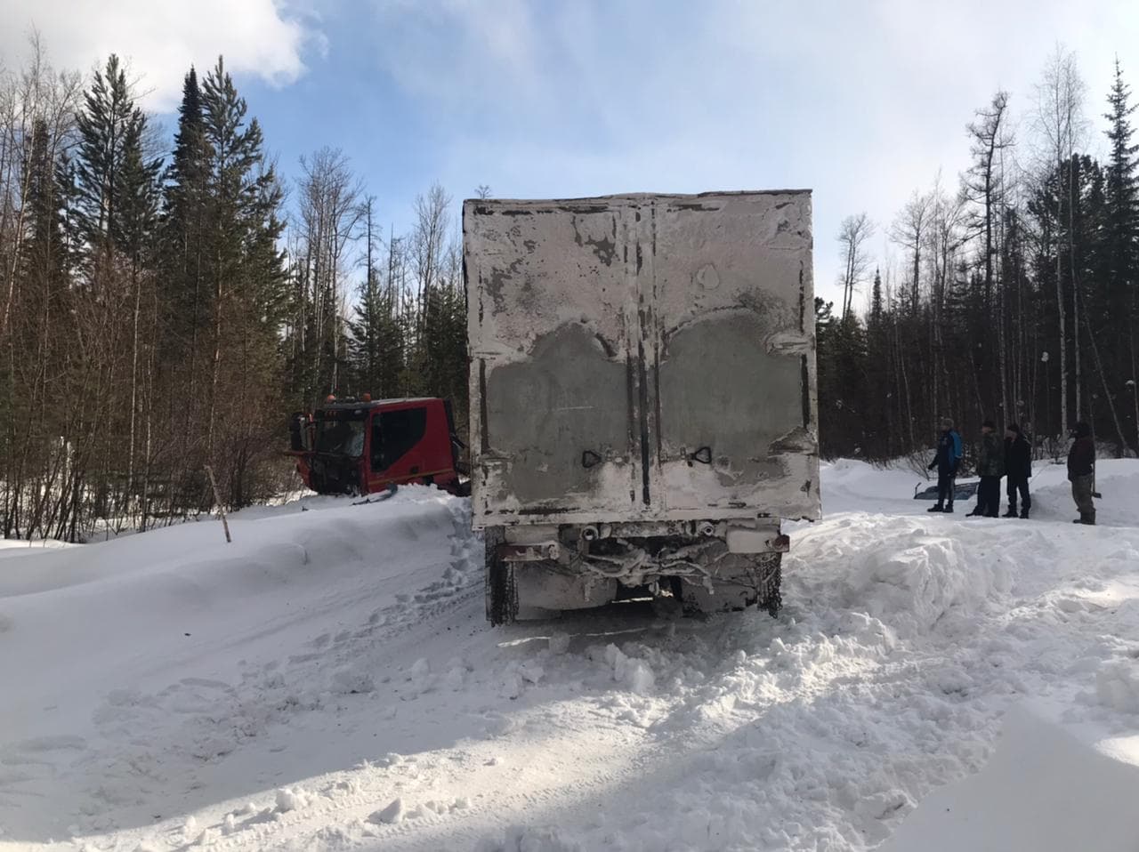 Два грузовика столкнулись в Киренском районе
