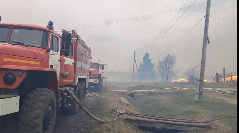 Два крупных пожара локализовали в Приангарье. Сгорело более 40 домов