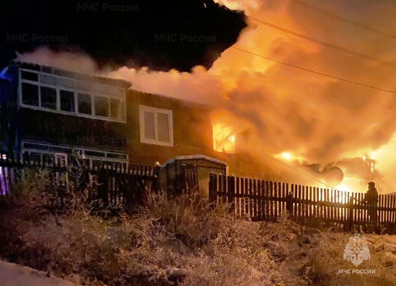 Два многоквартирных дома сгорело в Усть-Куте. Открыт сбор помощи