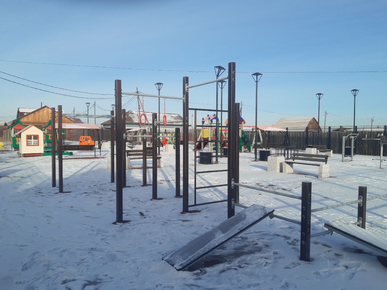 Две спортивно-игровые площадки построили в деревне Татхал-Онгой Нукутского района