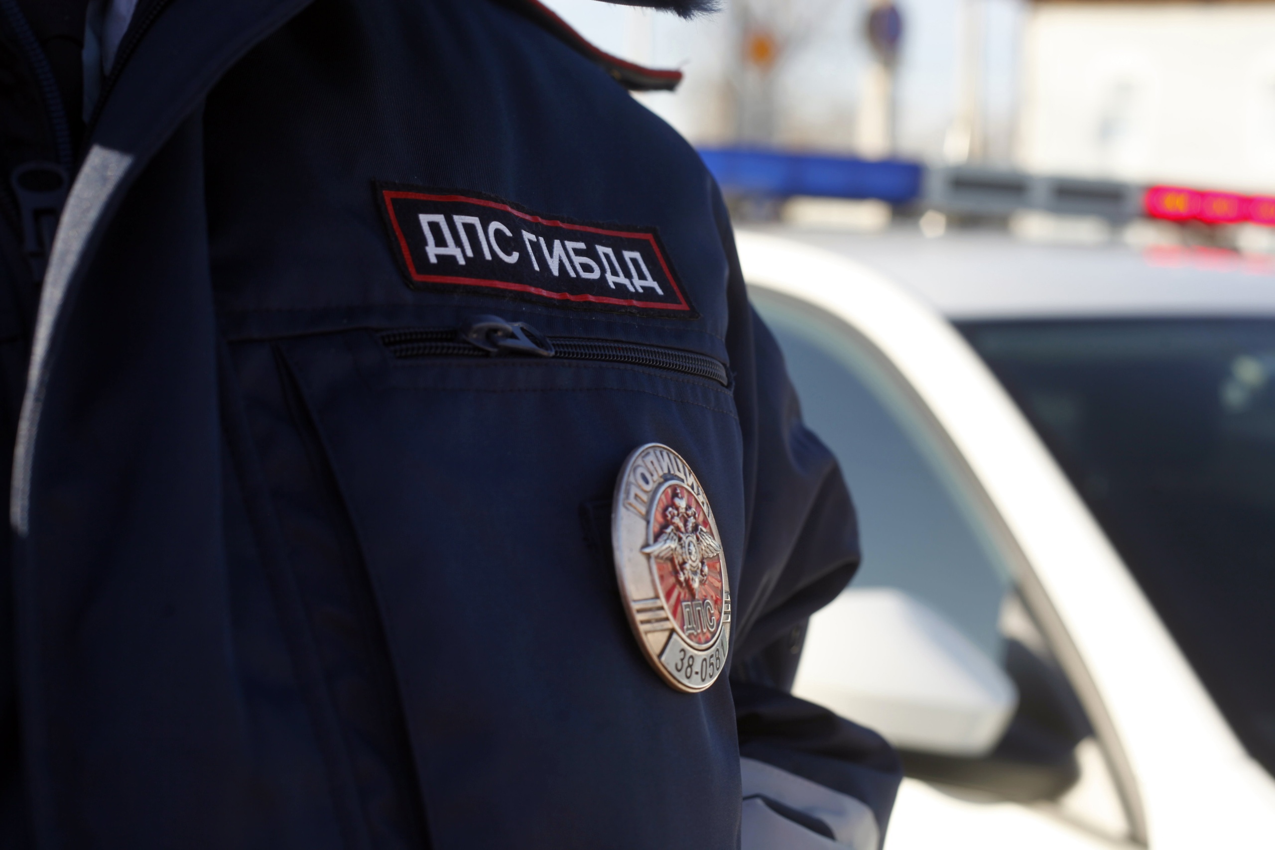 Двое мужчин напали на полицейских в Иркутской области