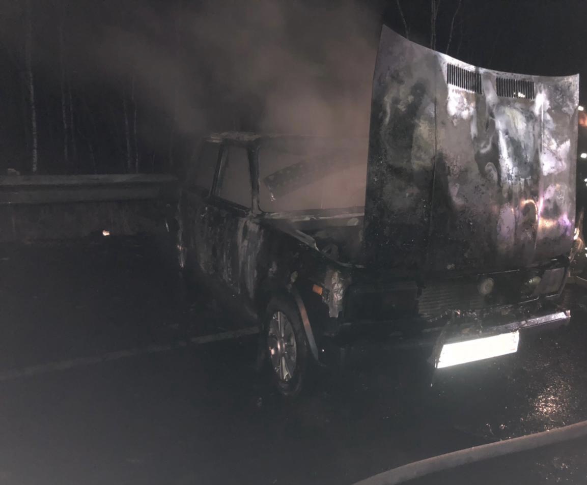 Двое рецидивистов угнали в Иркутске "Жигули", а после поломки сожгли автомобиль