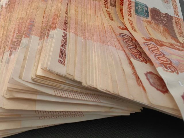 В Иркутске иностранца оштрафовали на четверть миллиона за контрабанду валюты